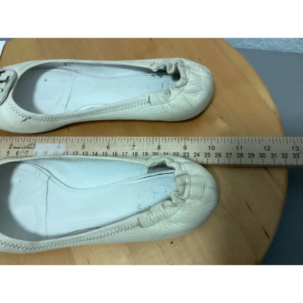 Tory Burch Ballet Flats Women 7 Cream Leather Reva Medallion Scrunch Back